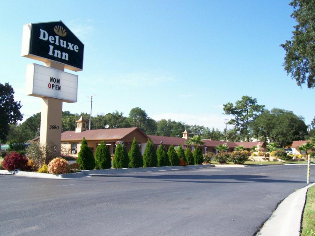 Deluxe Inn - Savannah Esterno foto